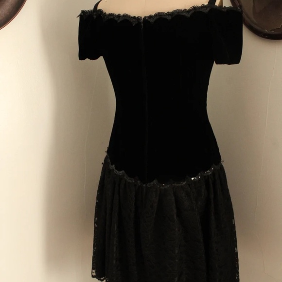 1980's Algo-Ettes Black Velvet Lace and Sequin Trimmed Dress - Picture 4 of 5